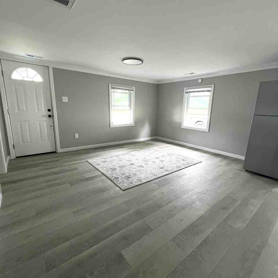 510 S Sycamore St #NA - Photo 2 of 15