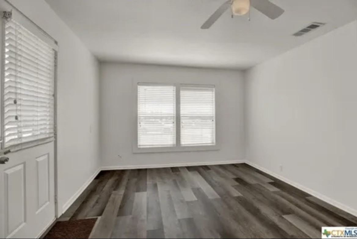 214 S Saunders St #NA - Photo 3 of 7