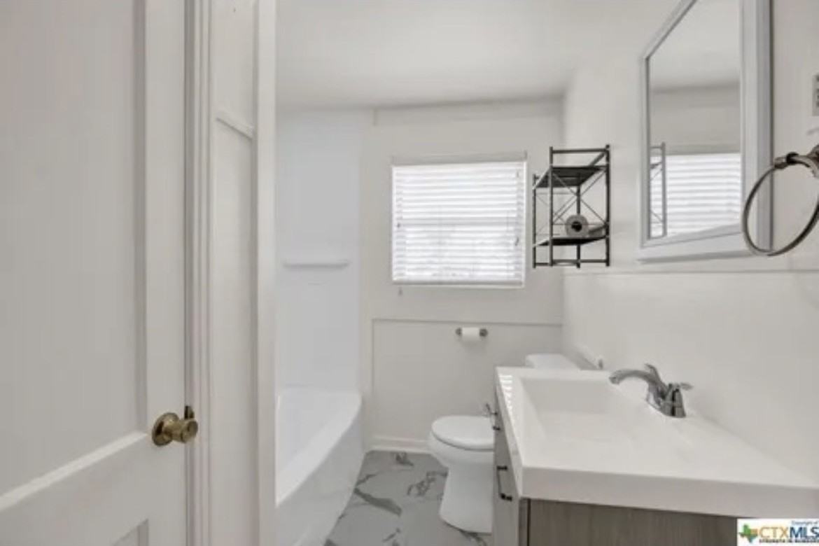 214 S Saunders St #NA - Photo 4 of 7