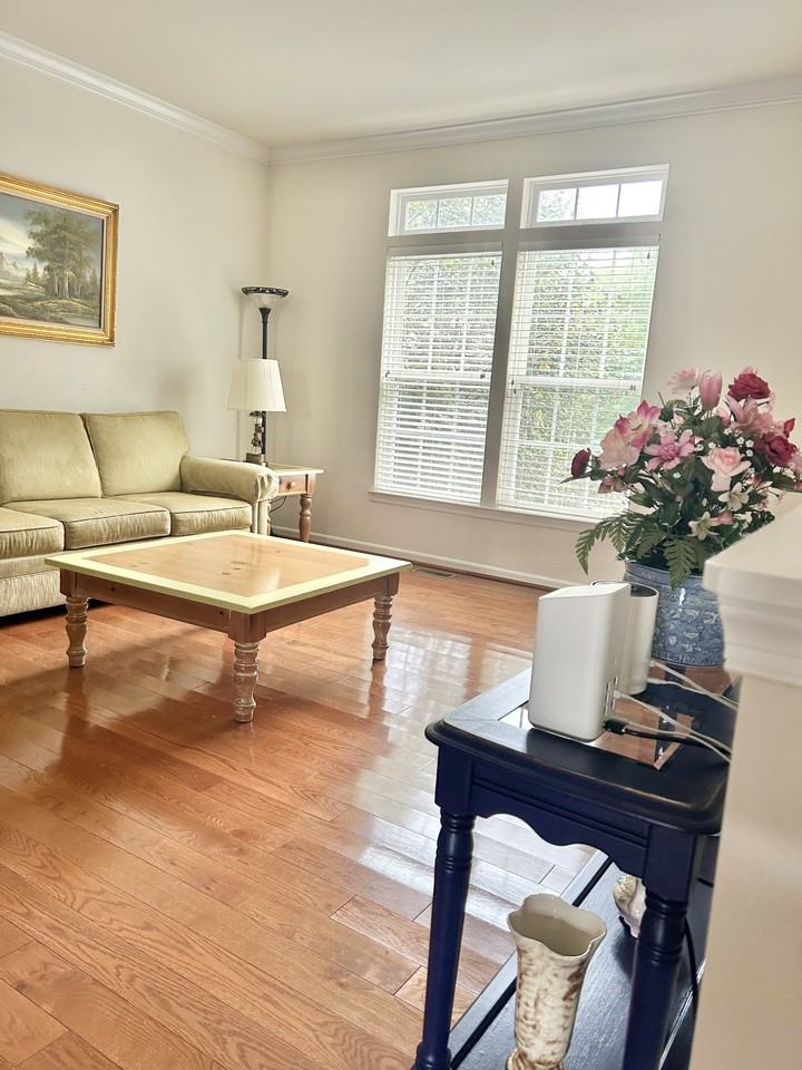 930 Rainier Rd #1 - Photo 6 of 17