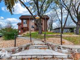 featured image of 942 Main St Nw #G2