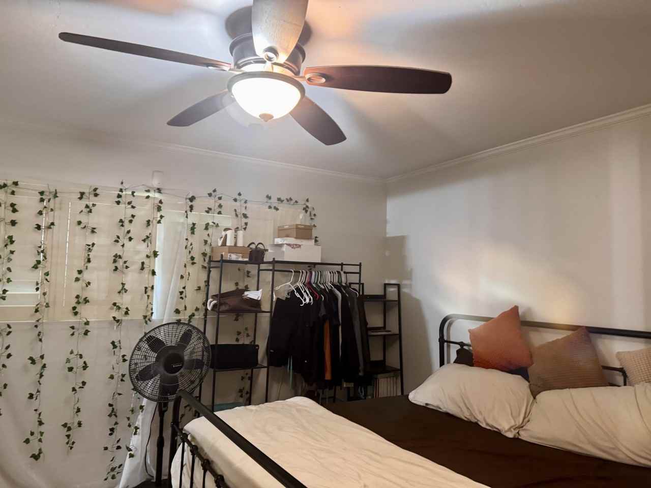 4406 Glencannon St #NA - Photo 3 of 16