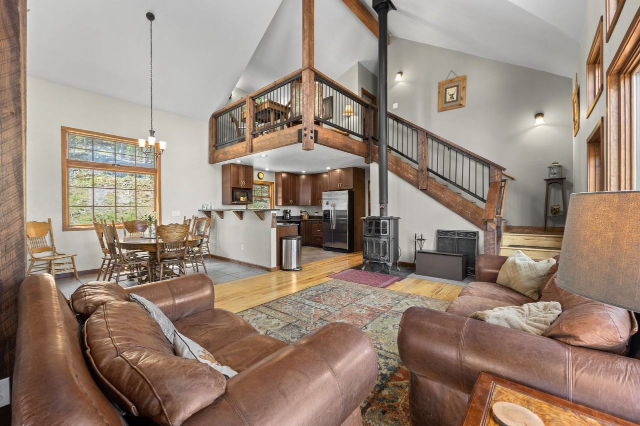 320 Valley View Dr #1 - Photo 2 of 25