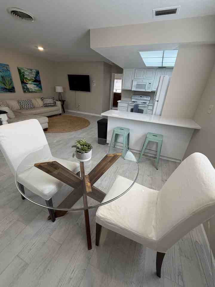 220 Park Blvd N #203 - Photo 7 of 12