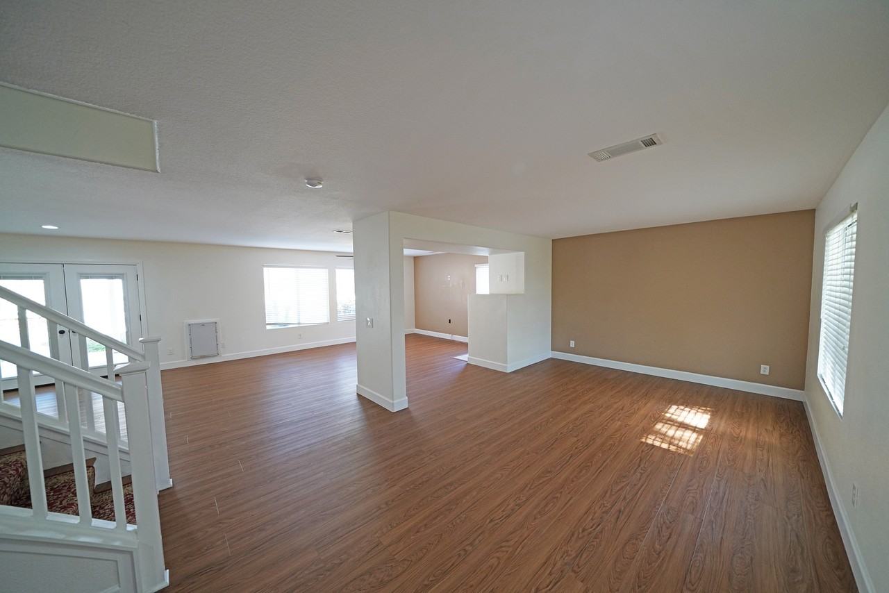 27863 Knight St #1 - Photo 3 of 38