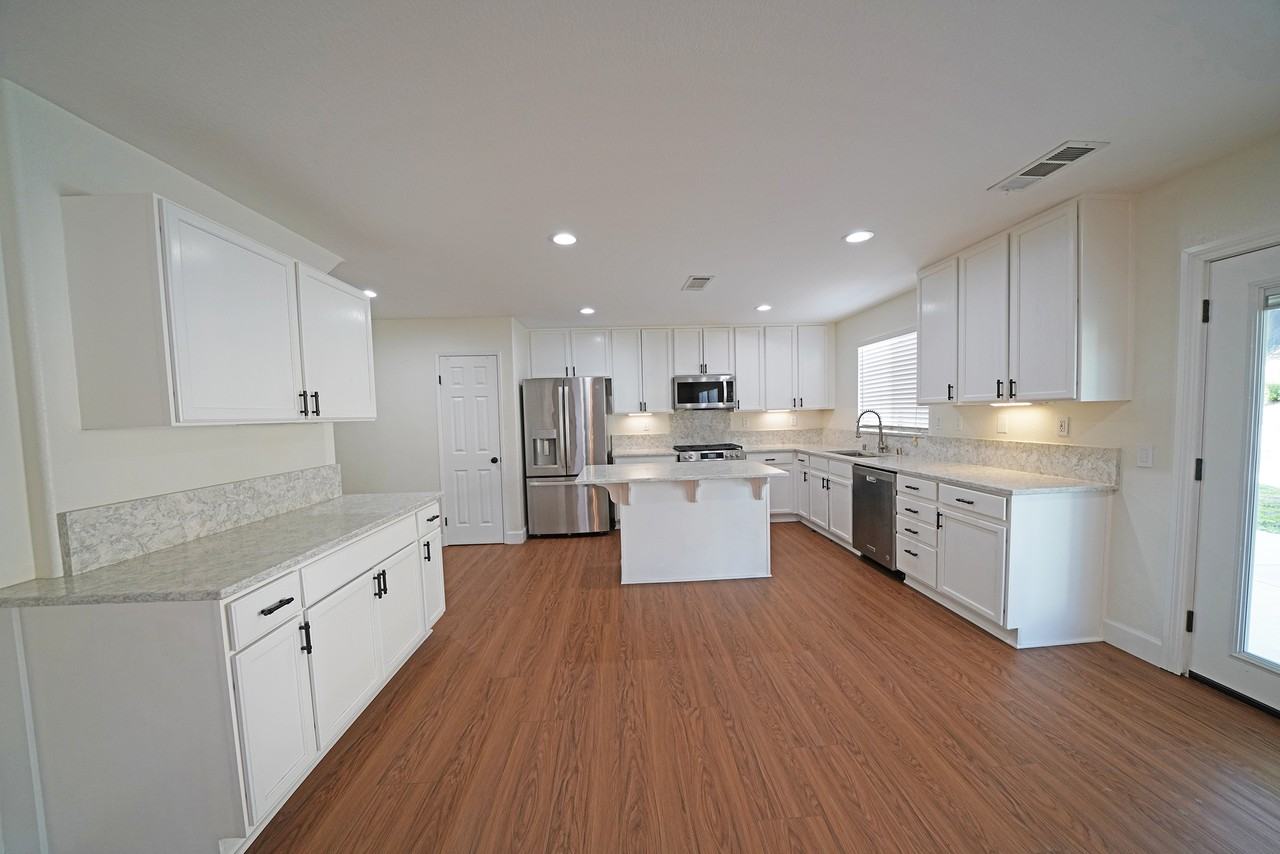 27863 Knight St #1 - Photo 5 of 38