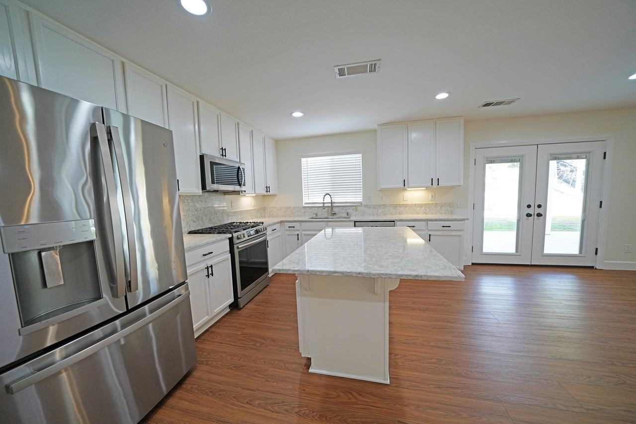 27863 Knight St #1 - Photo 6 of 38