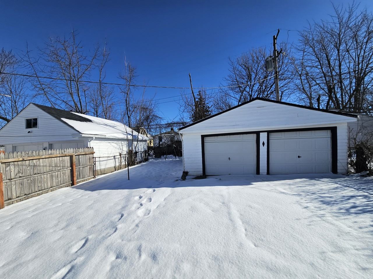 4445 E 154th St #1 - Photo 2 of 21