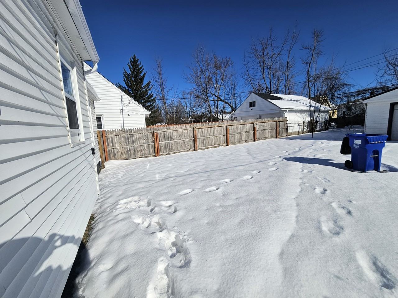 4445 E 154th St #1 - Photo 3 of 21