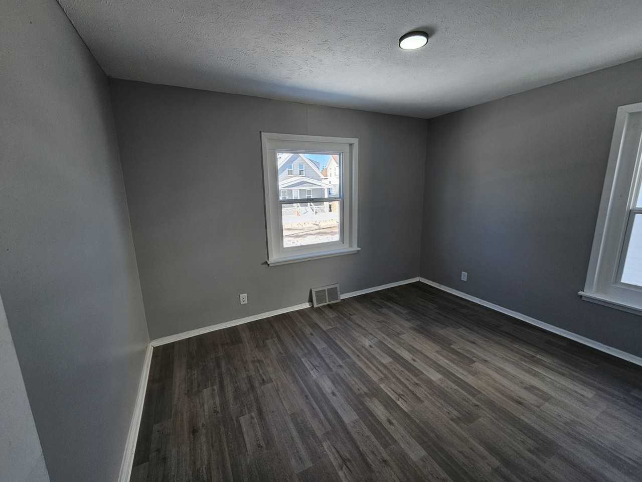 4445 E 154th St #1 - Photo 6 of 21