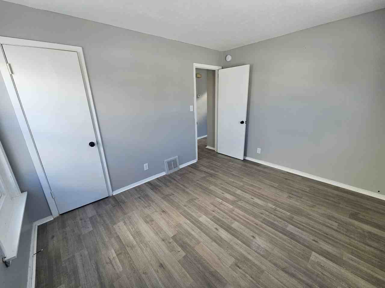 4445 E 154th St #1 - Photo 7 of 21