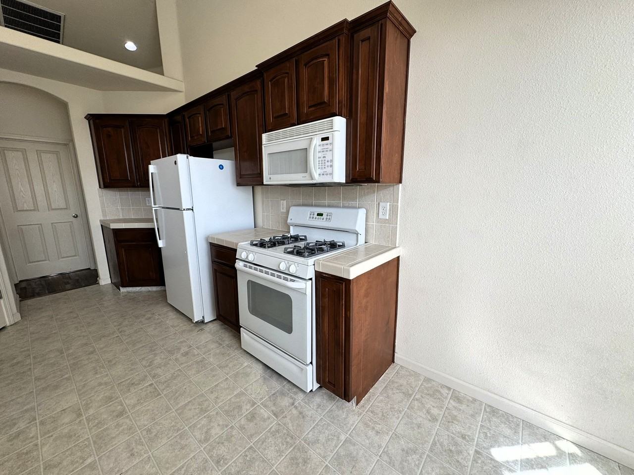 10824 N Bunkerhill Dr #1 - Photo 2 of 26