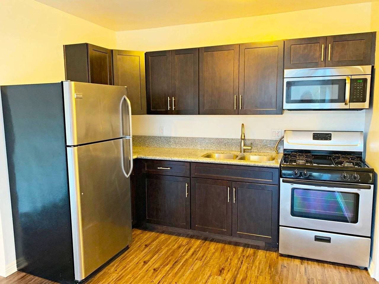 6871 Franklin Ave - Photo 6 of 50