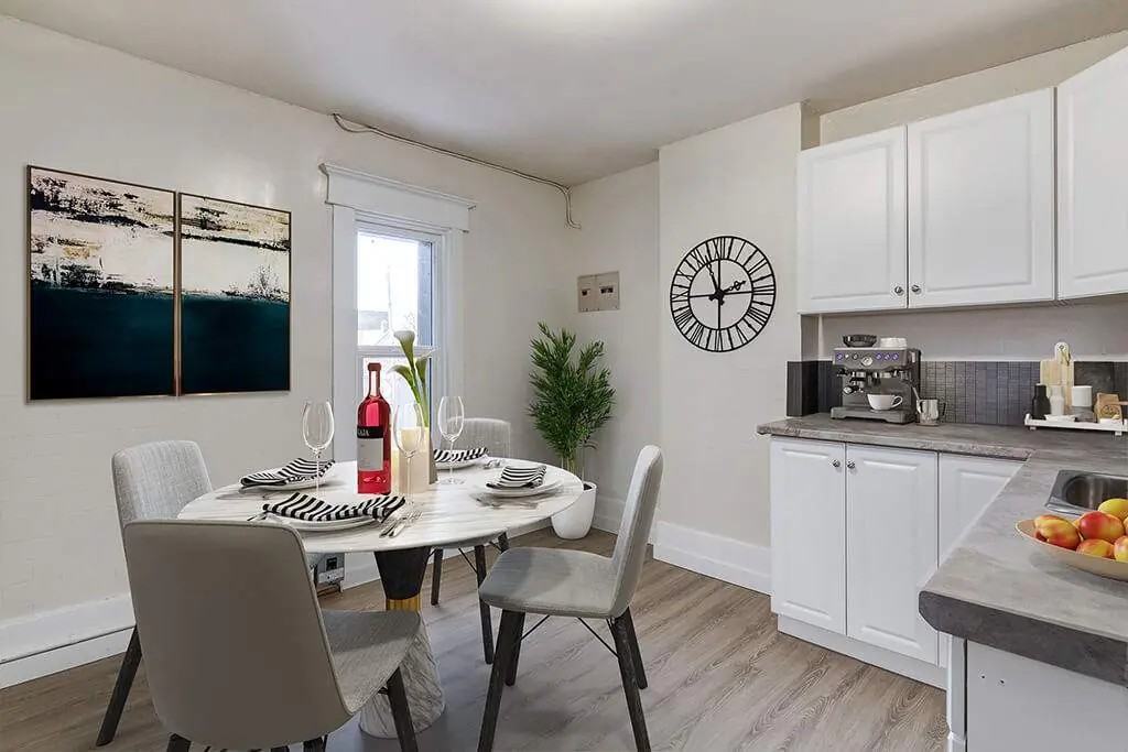 Mayrene Manor - Photo 3 of 12