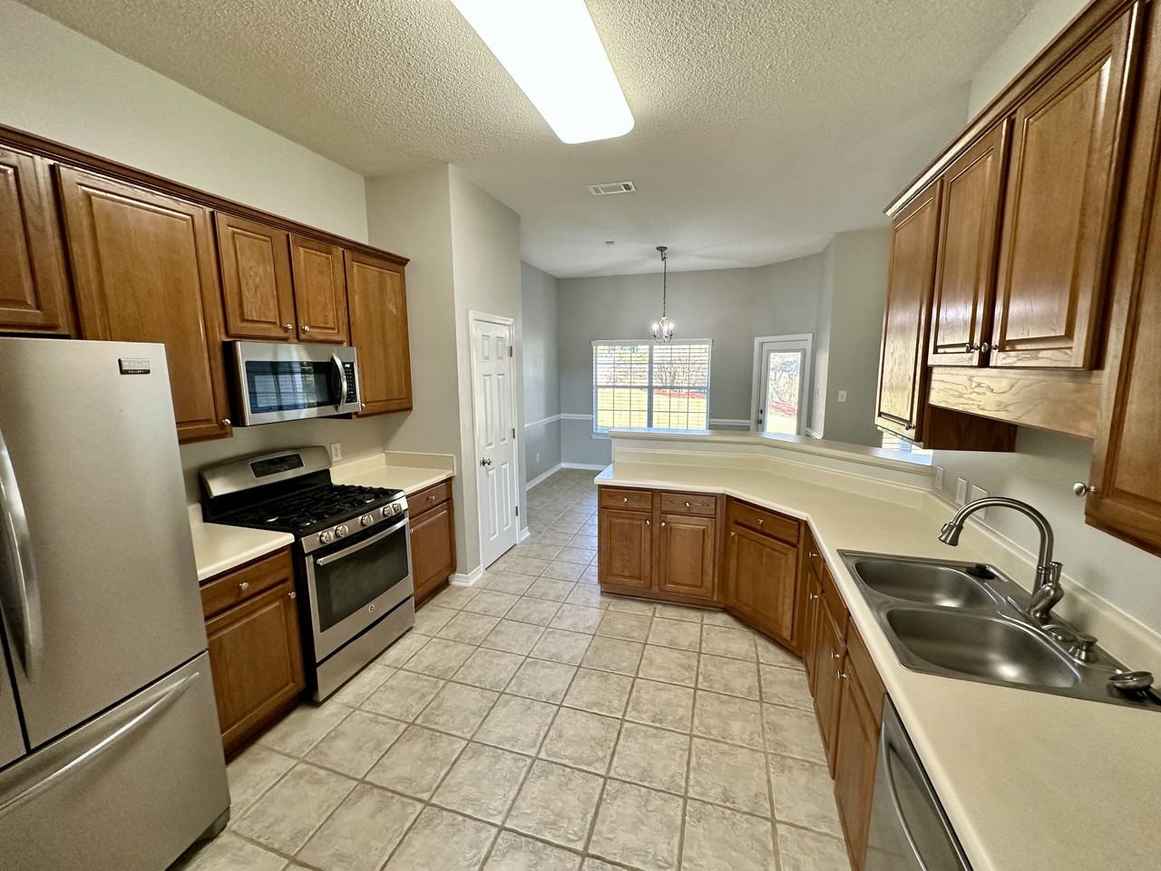 27094 Stratford Glen Dr #NA - Photo 3 of 18