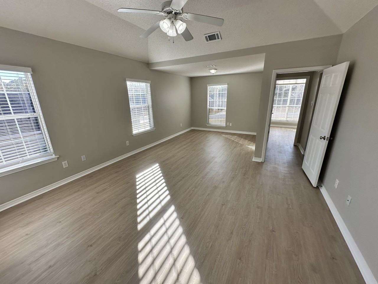 27094 Stratford Glen Dr #NA - Photo 5 of 18