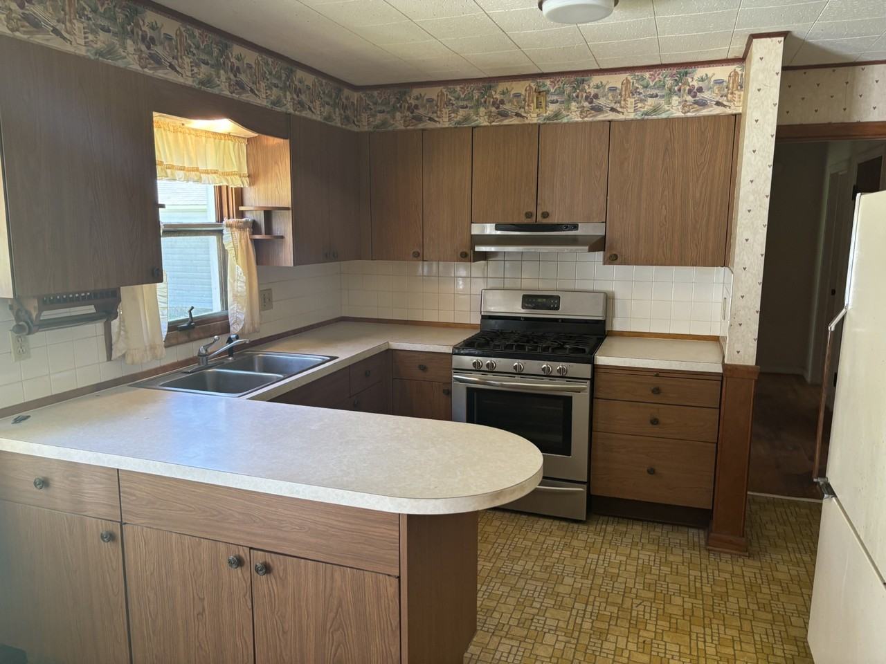 412 Joan Ave #1 - Photo 3 of 12