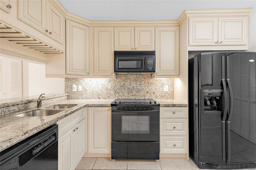 7535 La Paz Blvd #107 - Photo 2 of 42