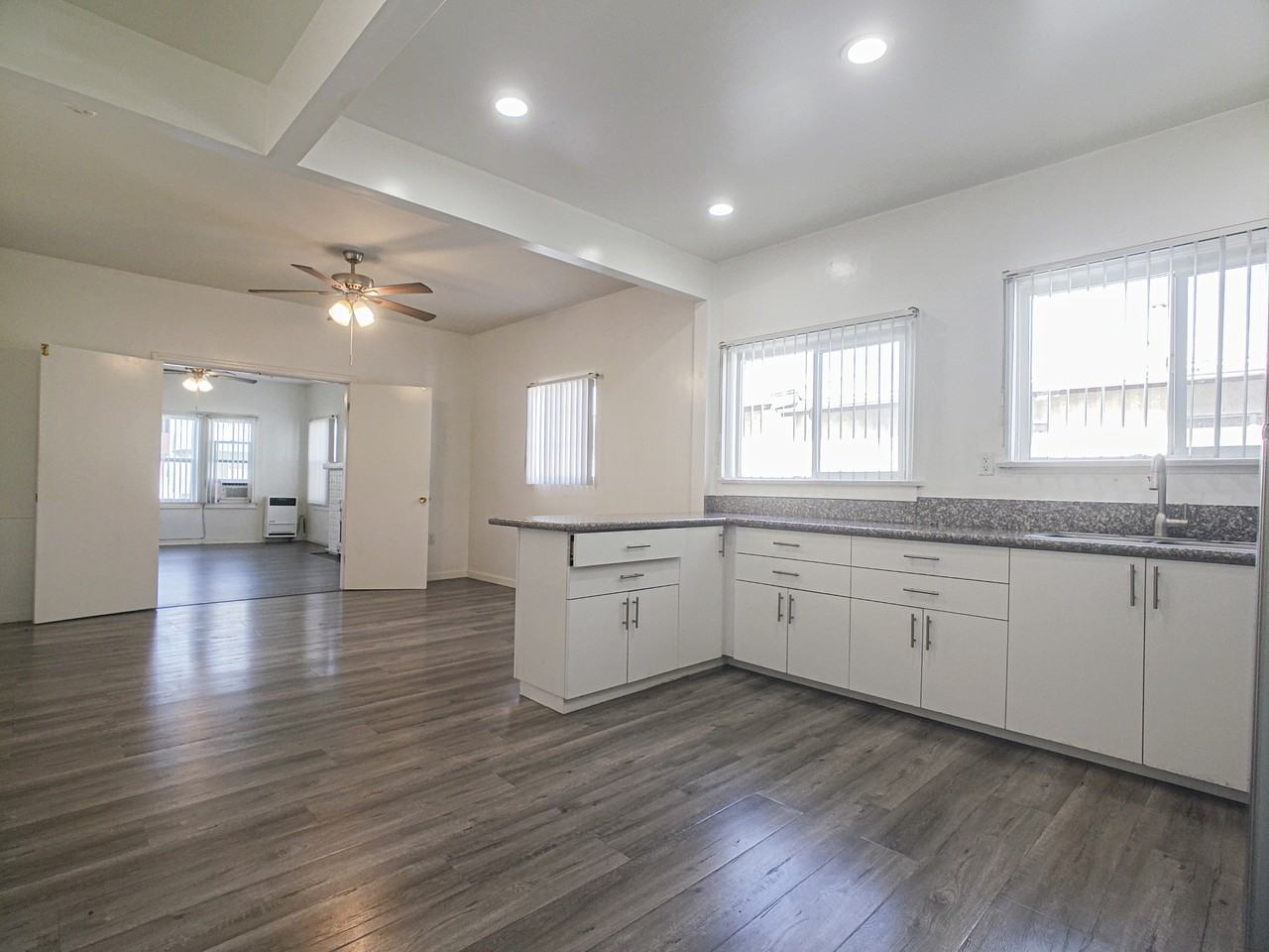 336 1/2 S Wilton Pl #336-1-2 - Photo 4 of 13