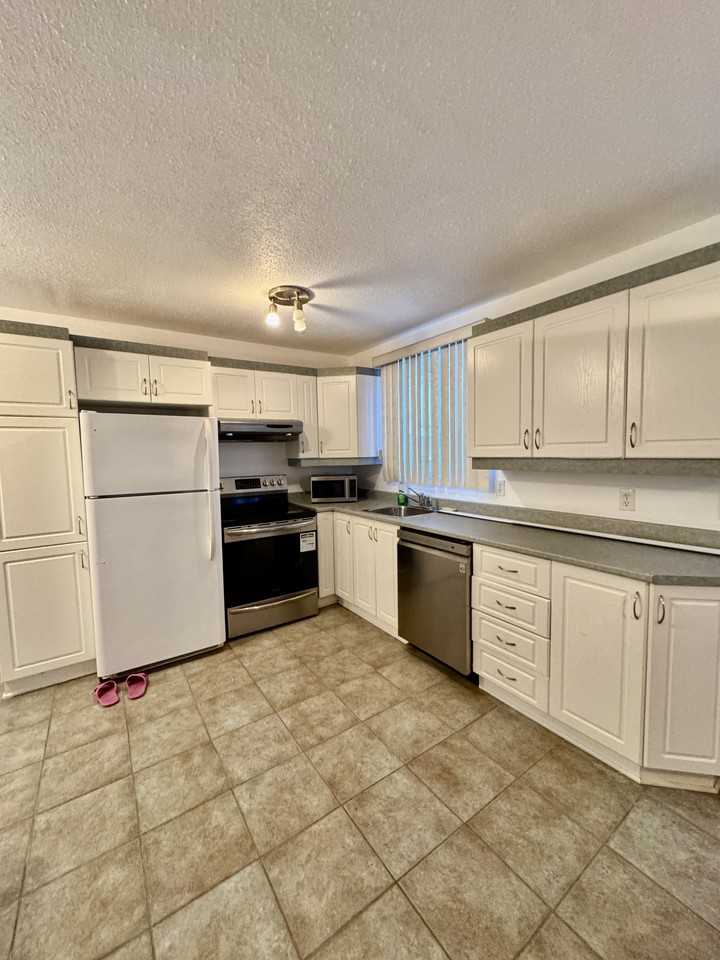 412 Rue Murphy #1 - Photo 2 of 19