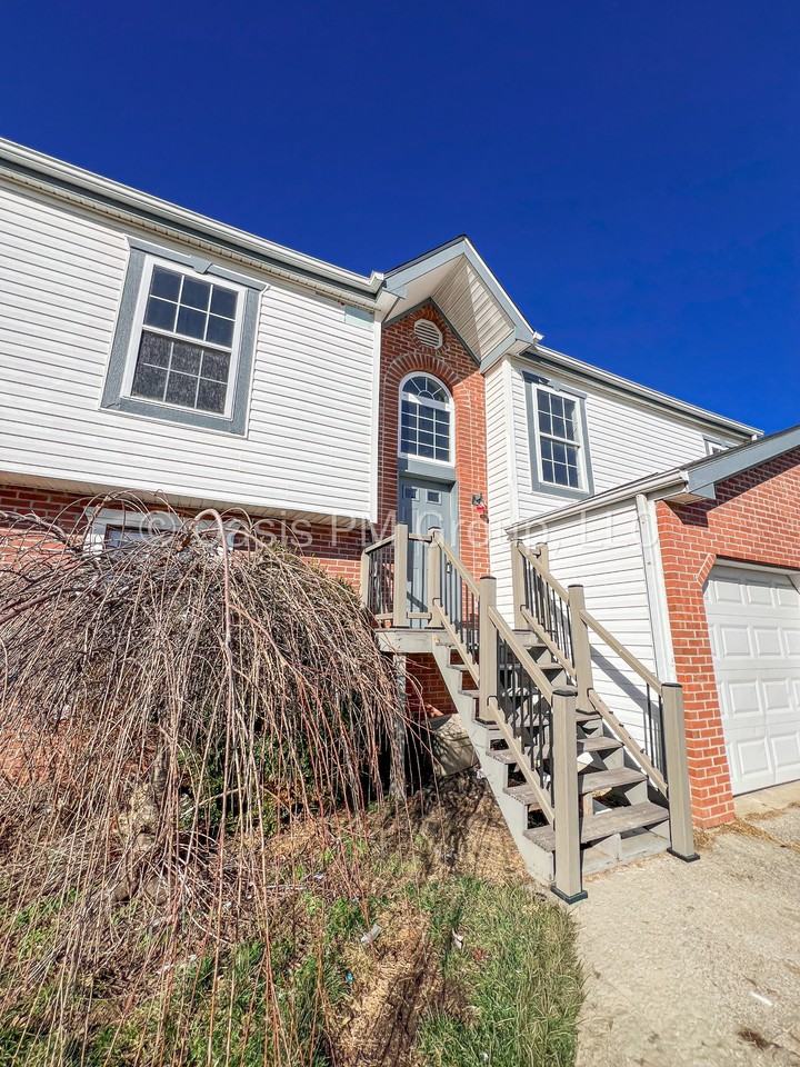 2278 Golden Leaf Ln #1