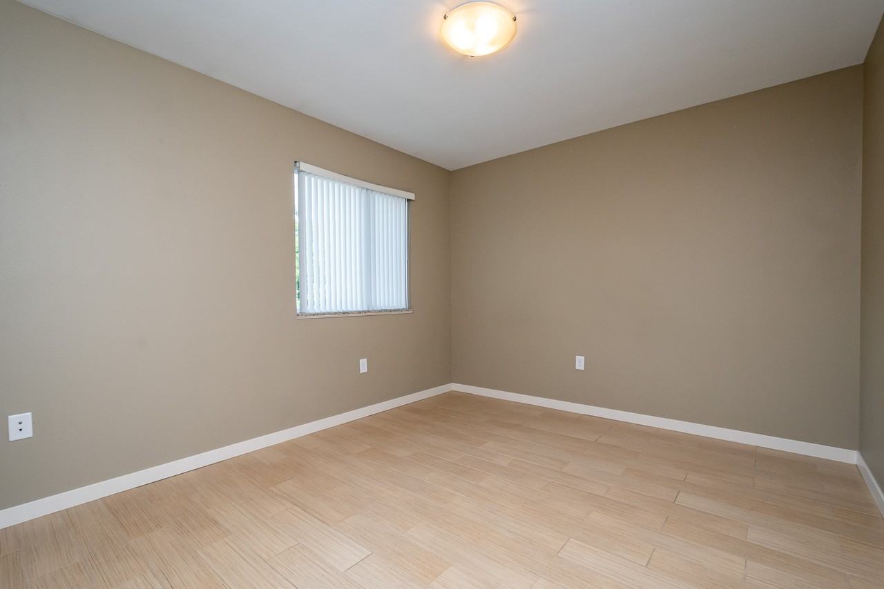 205 6th St #5 - Photo 3 of 20