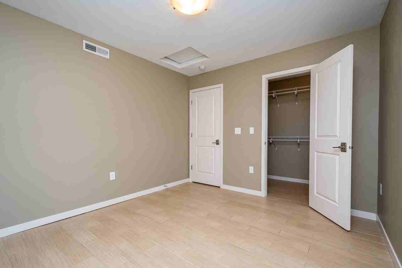 205 6th St #5 - Photo 4 of 20