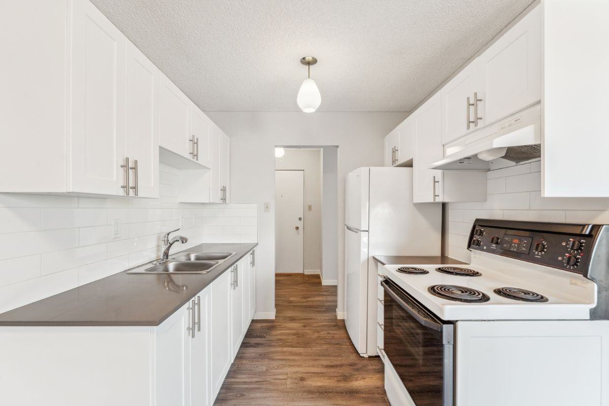 Gorge Towers - Photo 4 of 10