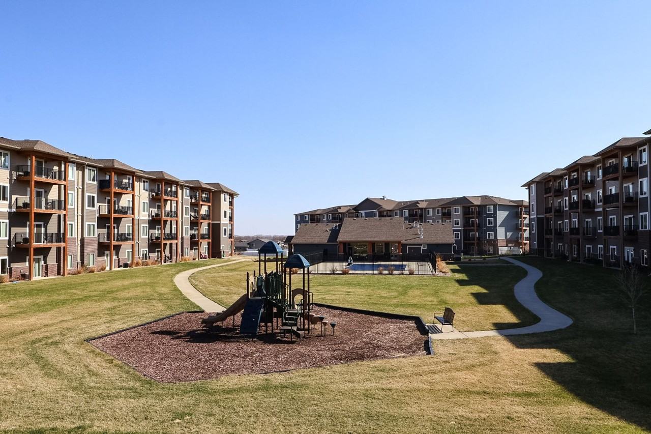 Welcome to Huntington Village - Photo 7 of 47