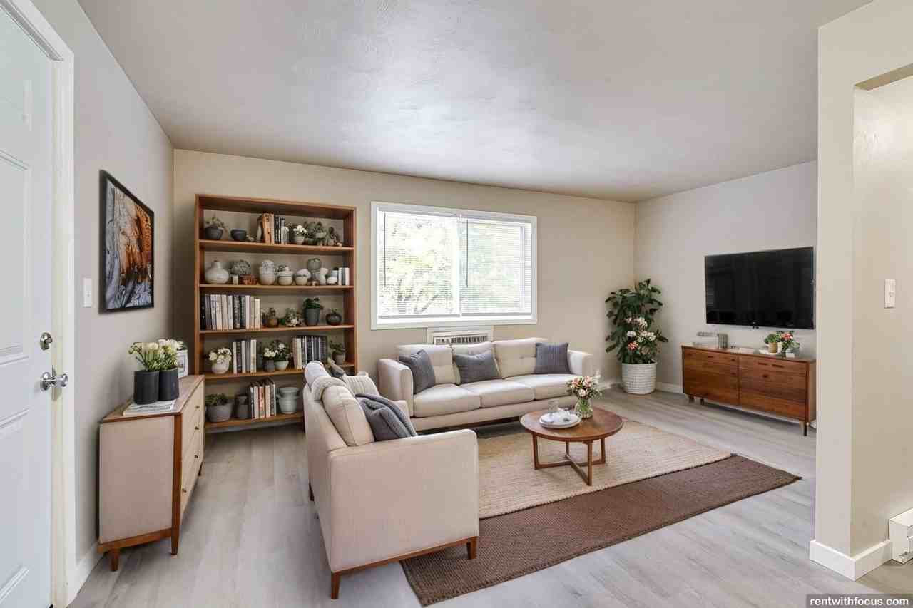 Lakeview Ridge - Photo 4 of 32