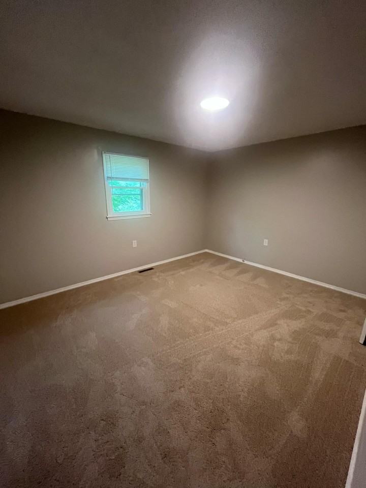 230 Ne 85th Rd #2 - Photo 3 of 13