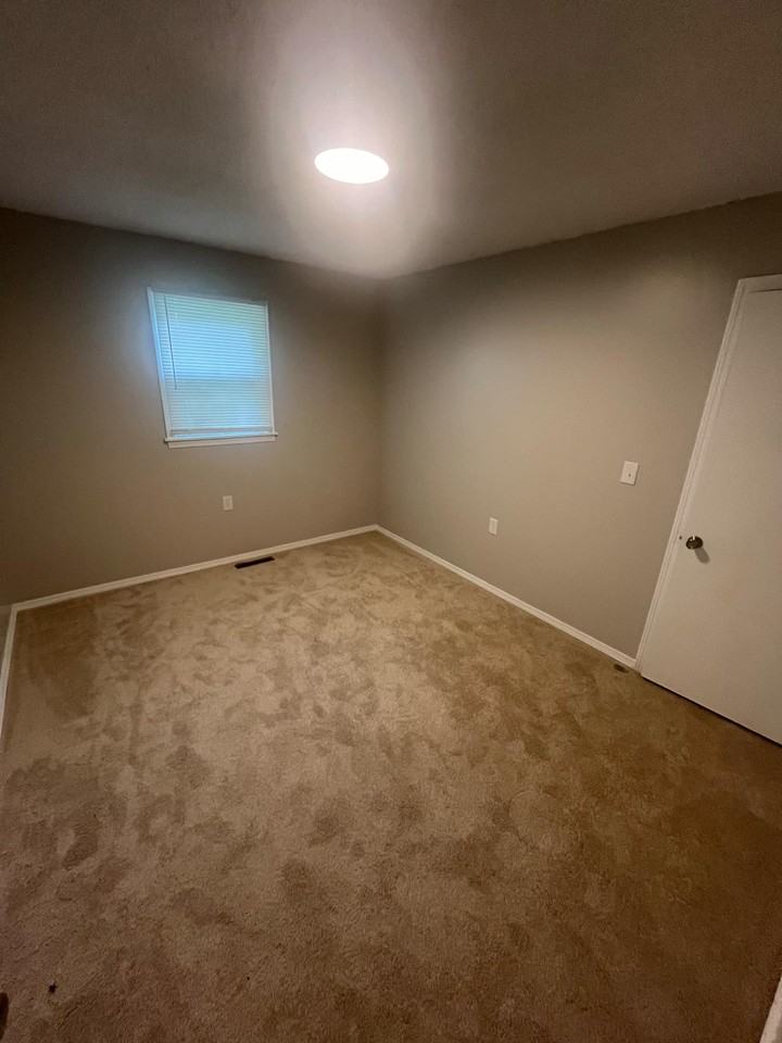 230 Ne 85th Rd #2 - Photo 4 of 13