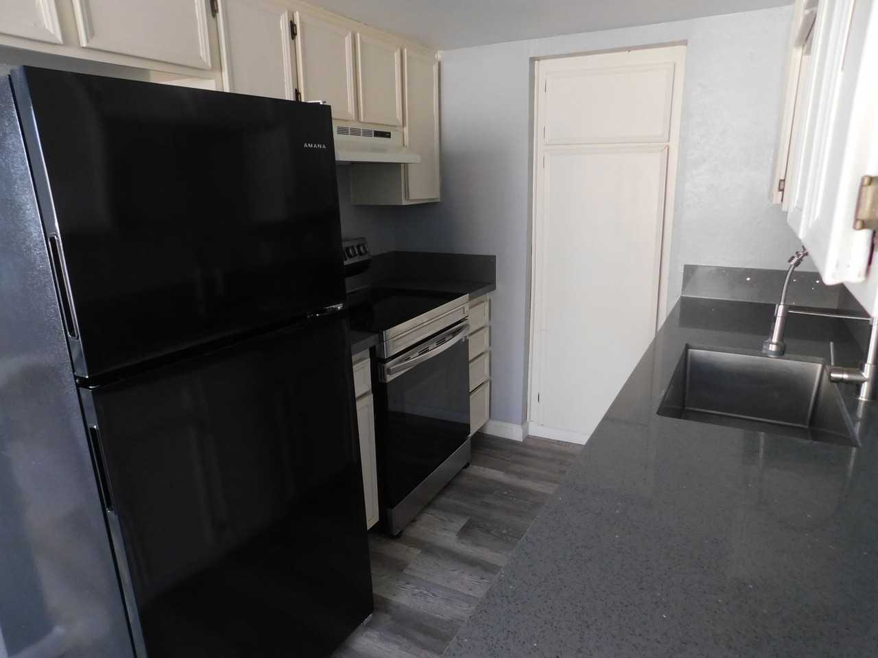 725 E Ridgecrest Blvd A-E - Photo 7 of 8