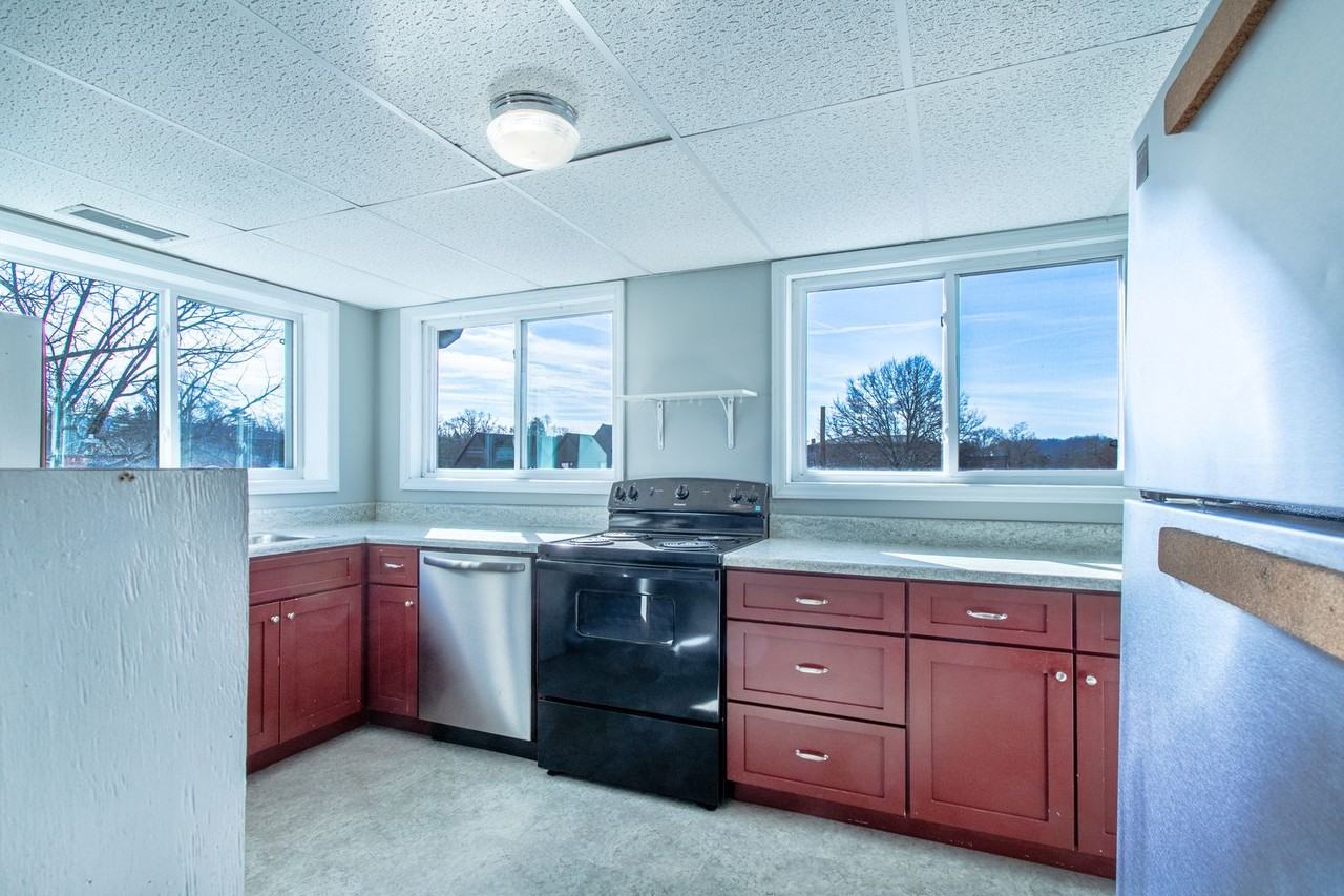 84 E Main St - Photo 5 of 22