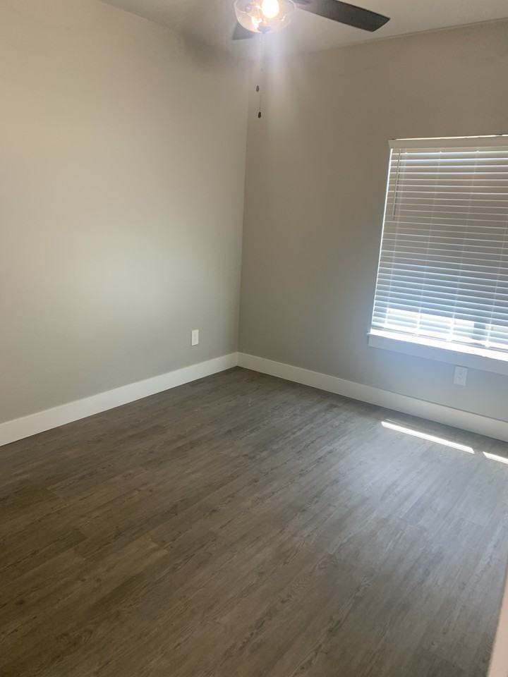 13640 W Hunters View St #1 - Photo 6 of 9