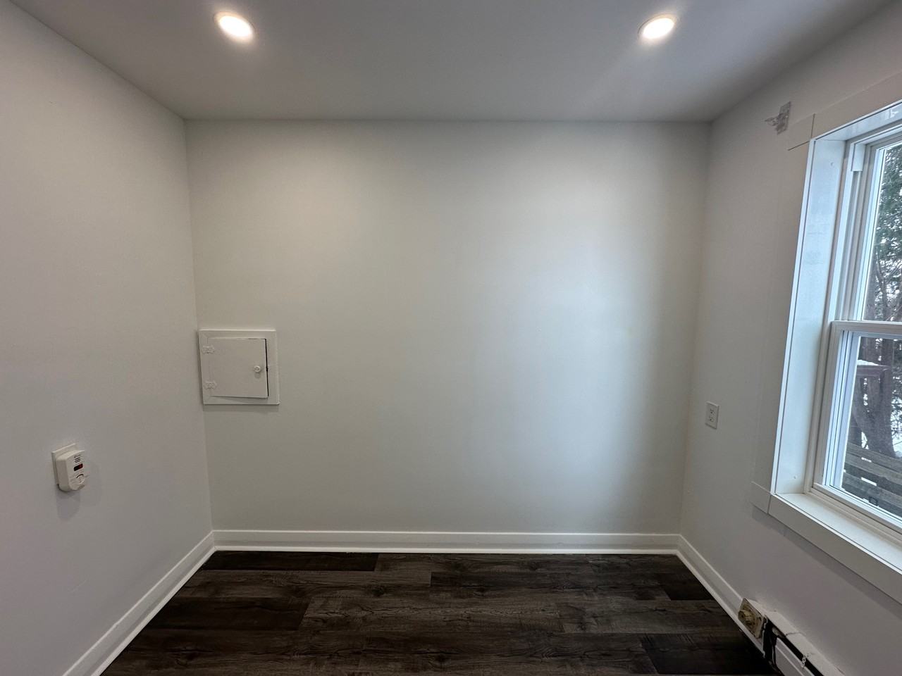 113 Rossland Rd E #3 - Photo 6 of 18