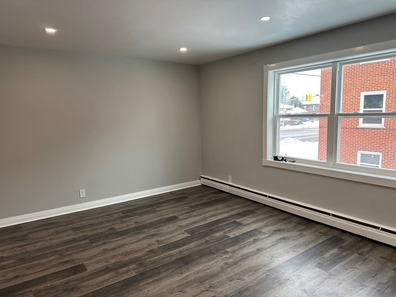 113 Rossland Rd E #3 - Photo 7 of 18