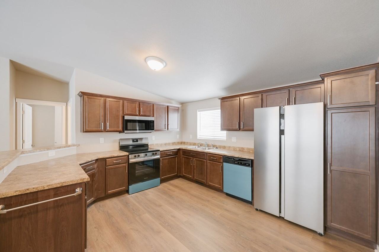 1512 Tweed St #1 - Photo 4 of 17