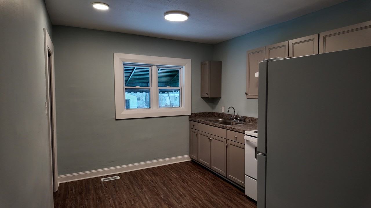 346 Cleveland St #1 - Photo 3 of 11