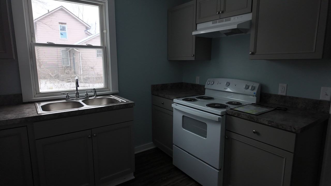 422 Downing Pl #1 - Photo 4 of 10