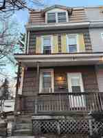 featured image of 2004 Kensington St #1