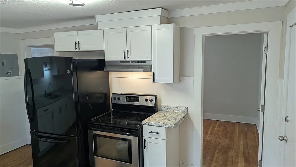 19 Sherwin St #2 - Photo 3 of 7