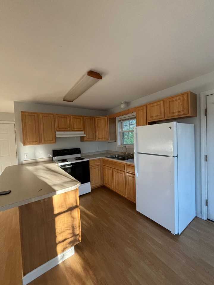 82 Fieldstone Dr #D - Photo 4 of 8