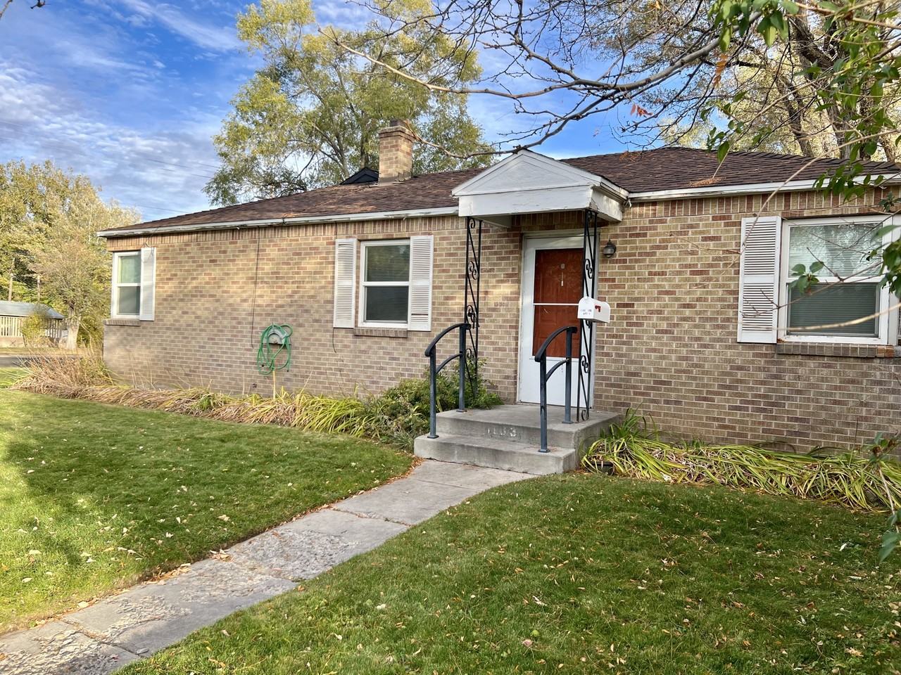 1183 3rd St #1 - Photo 2 of 24