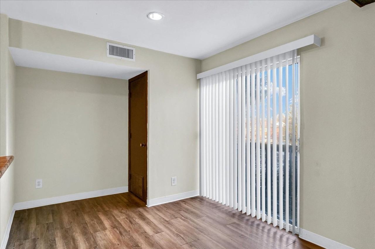 717 Fairmont Dr - Photo 5 of 50