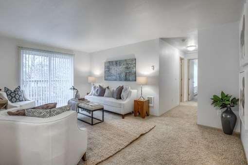 1930 Se 6th St - Photo 5 of 12