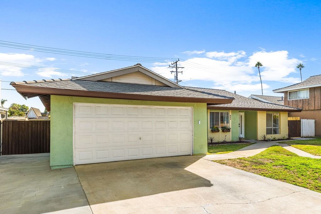 632 Kenoak Dr #1 - Photo 3 of 50