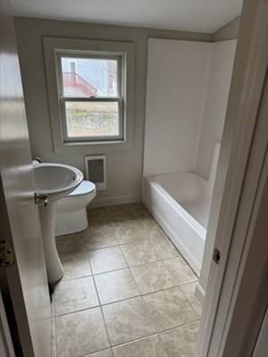 324 Lowell Street - Photo 4 of 5