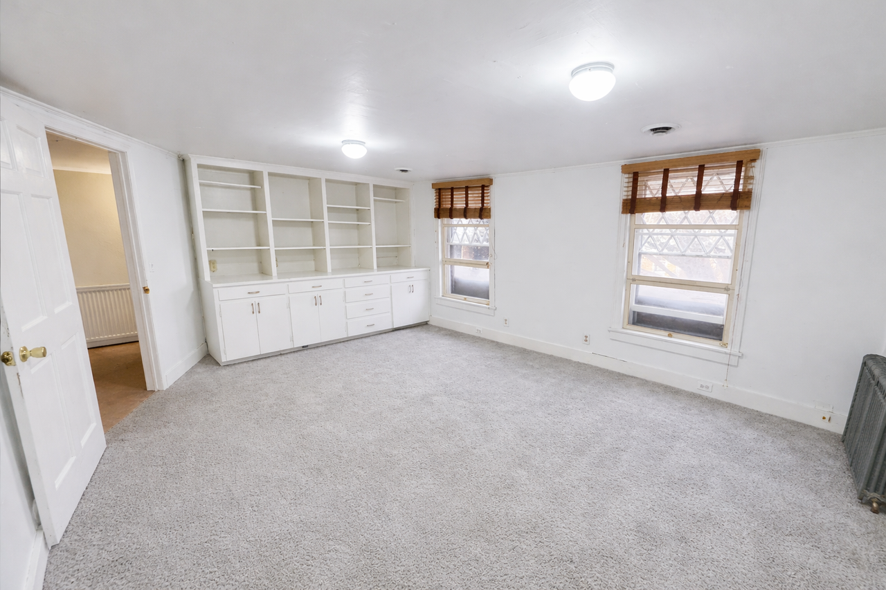 409 W State St #2 - Photo 2 of 11