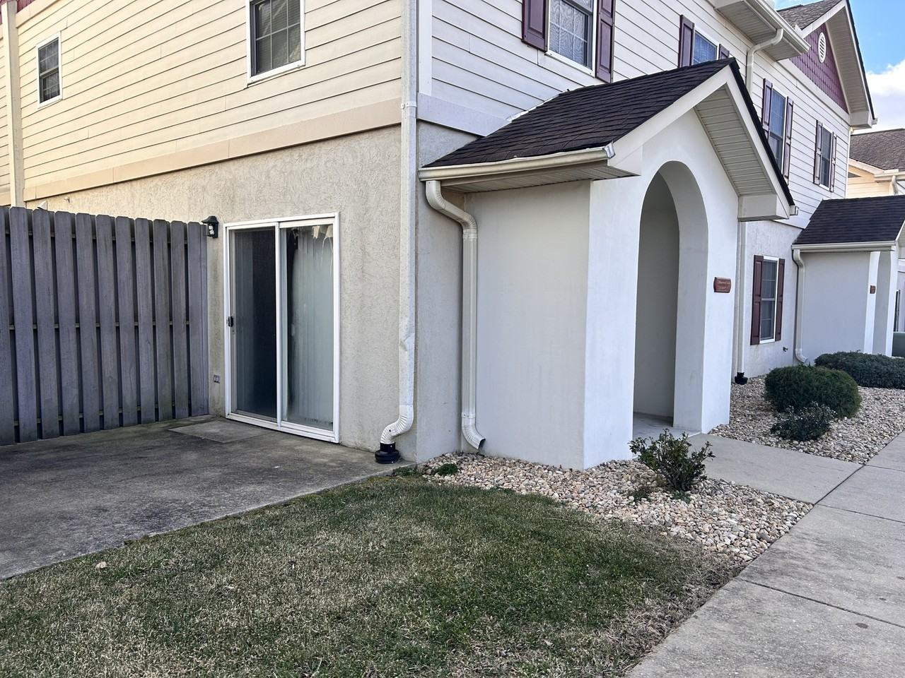 23 Rosewood Ct #101 - Photo 2 of 14